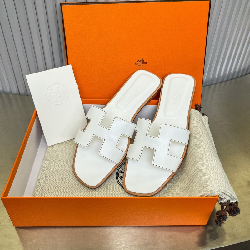 H**mes slippers